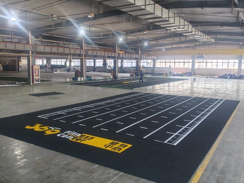 controllo dei dettagli della scheda tecnica del tappeto erboso